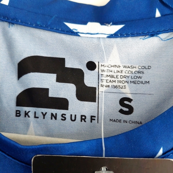 Brooklyn Surf Men's Rashguard T-shirt UVF 50+ Quick Dry Swim Top Sz Sm Clr-RWB - Picture 3 of 4